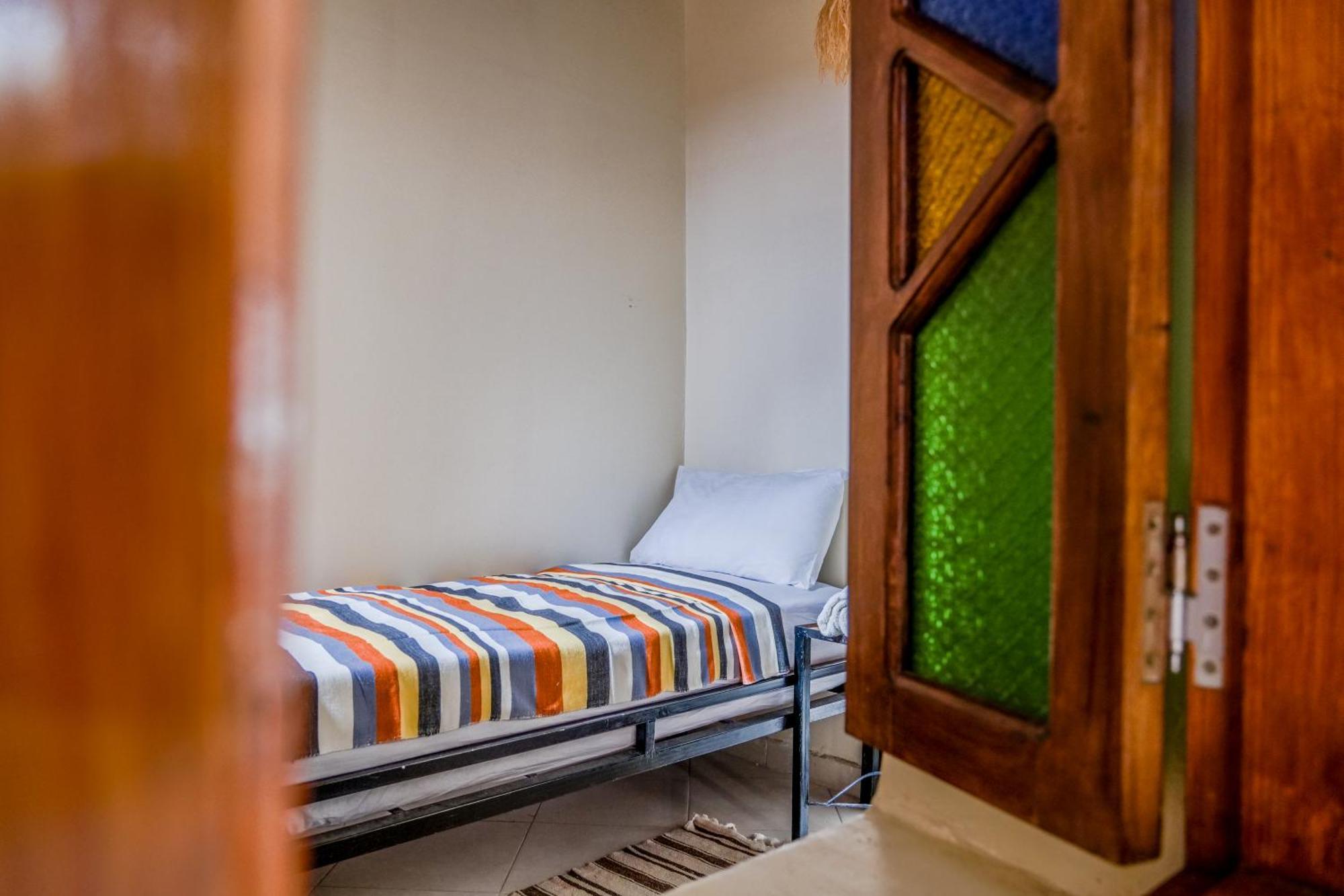 Yakout Hostel Tanger Exteriör bild